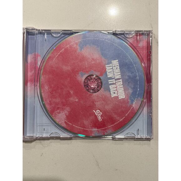 Meghan Trainor SIGNED Takin‘ It Back CD & signed autograph Polaroid #4 ✍️ - Picture 6 of 7